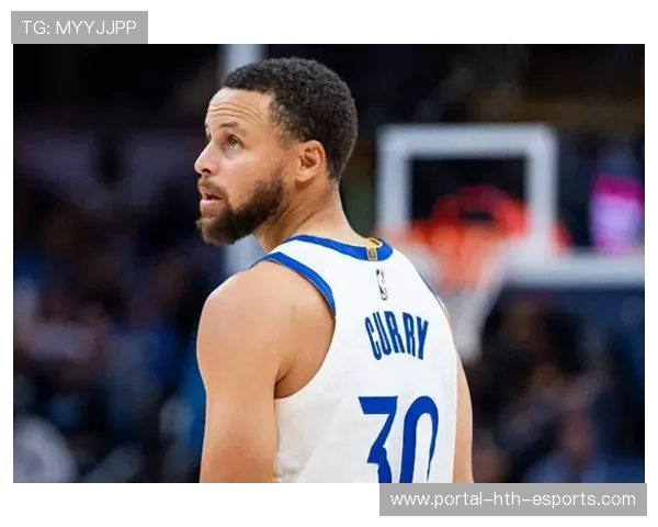 库里底角接传中三分入网，勇士反击战术击穿外线